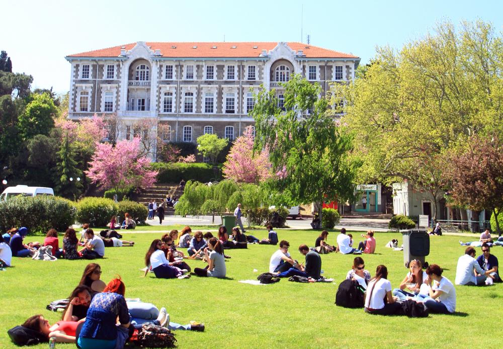 En çok burs veren üniversite: Boğaziçi Üniversitesi! #BoğaziçiBuzz
